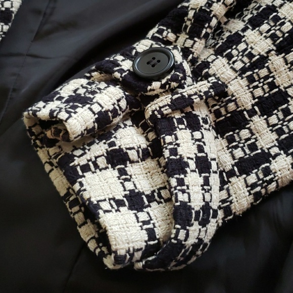 Coat - Picture 3 of 8